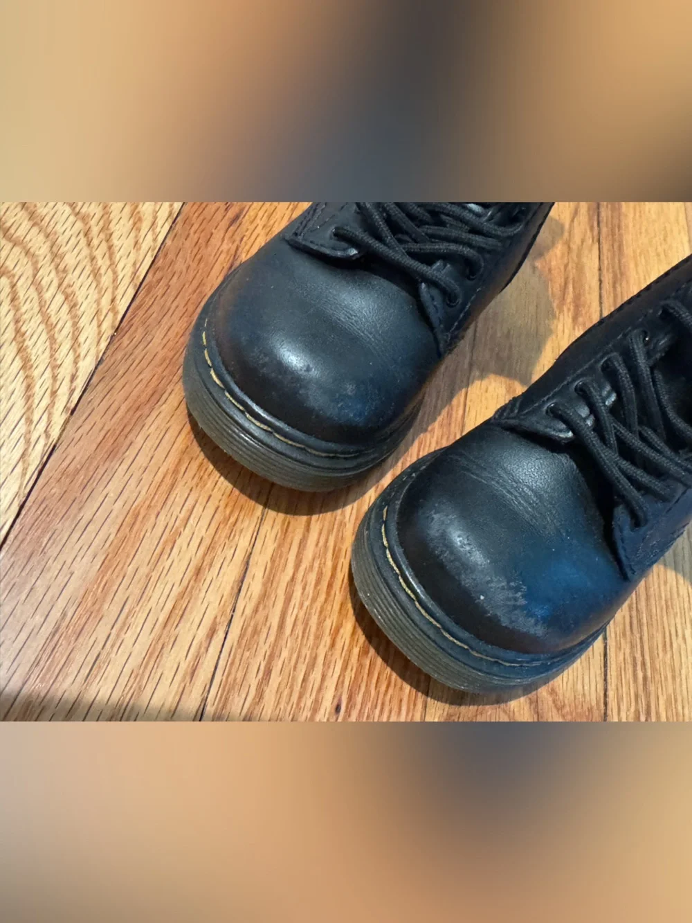 Kids Dr. Martens Black Leather 8-Eye Lace-Up Combat Boots toddler size 7